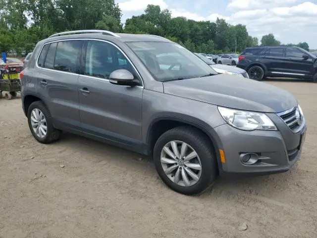 2011 VOLKSWAGEN TIGUAN S  