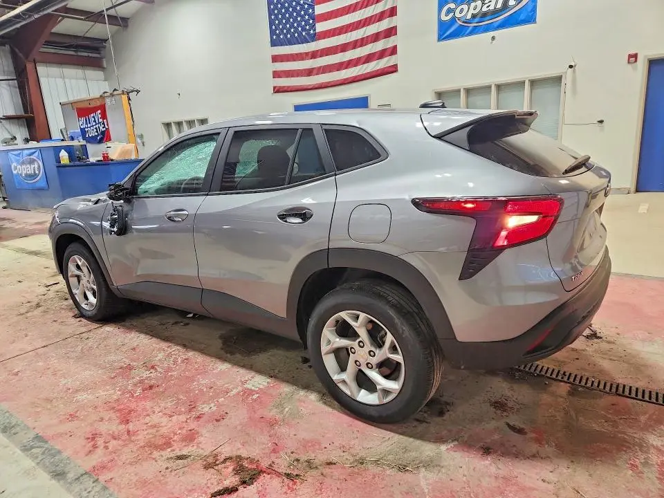 2024 CHEVROLET TRAX LS  