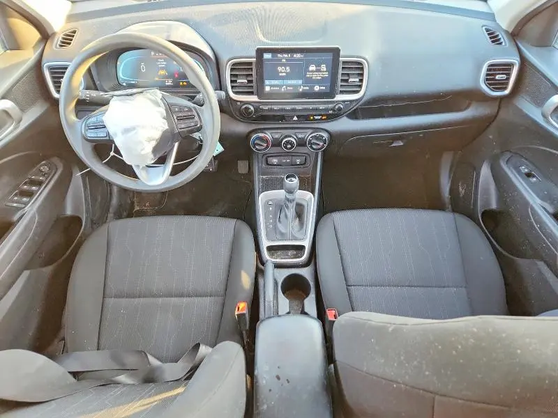 2024 HYUNDAI VENUE SE  