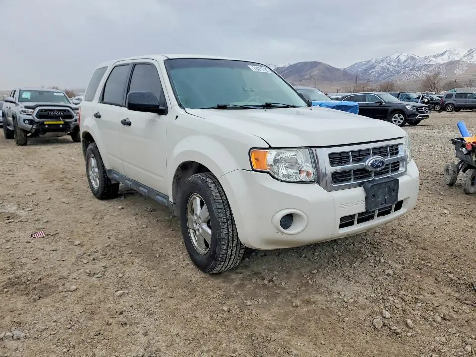2012 FORD ESCAPE XLS  