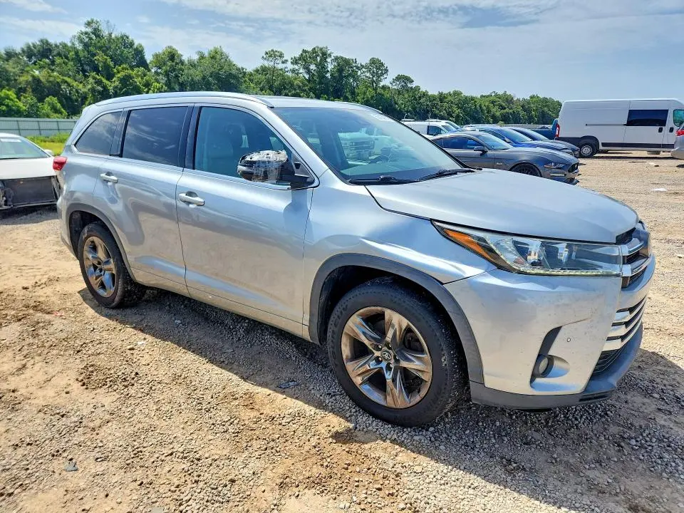 2017 TOYOTA HIGHLANDER LIMITED PLATINUM  
