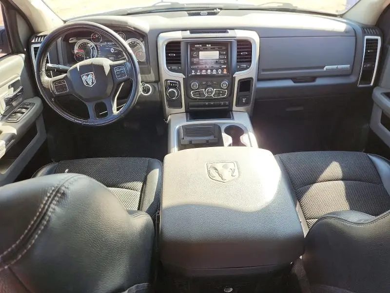 2017 RAM 1500 SLT  