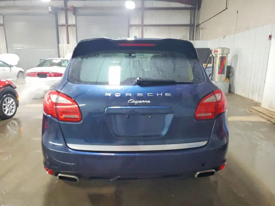 2013 PORSCHE CAYENNE   