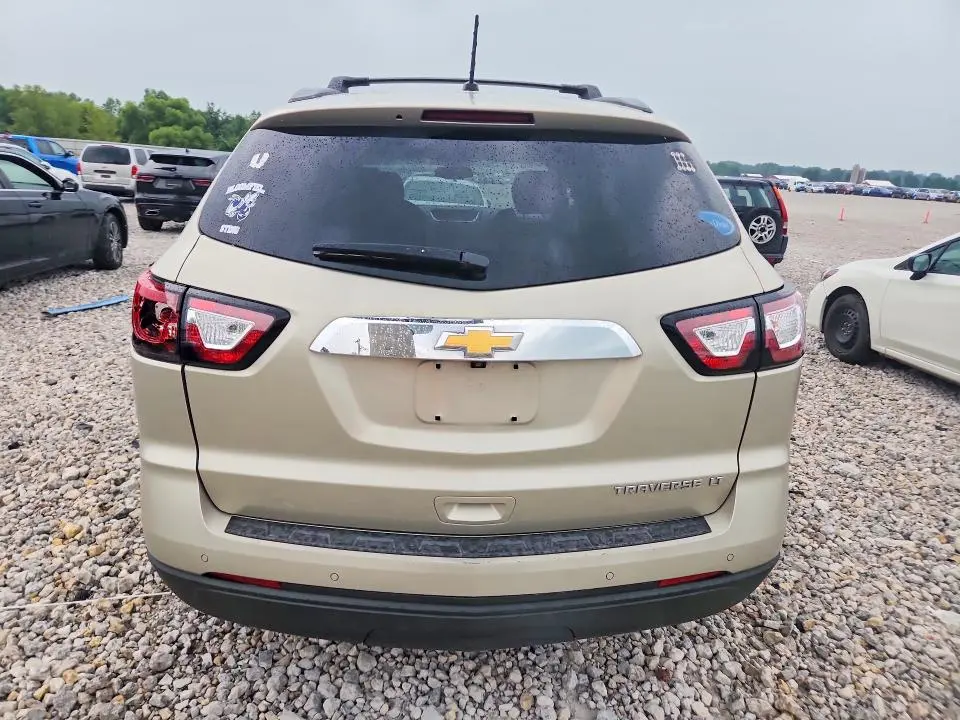 2015 CHEVROLET TRAVERSE LT  