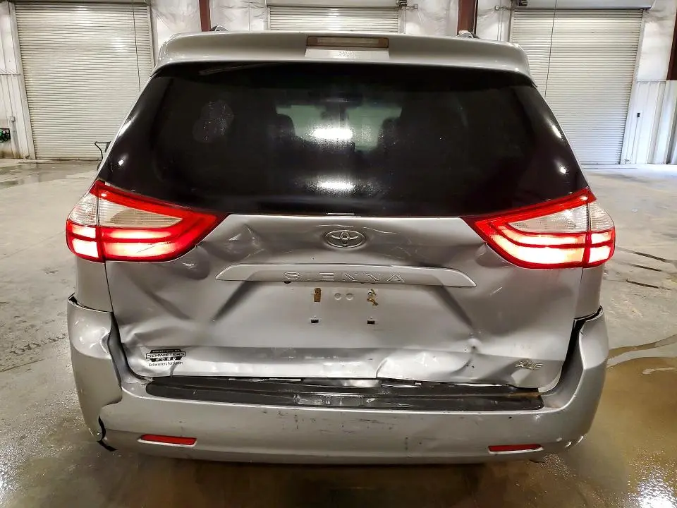 2016 TOYOTA SIENNA XLE 8-PASSENGER  