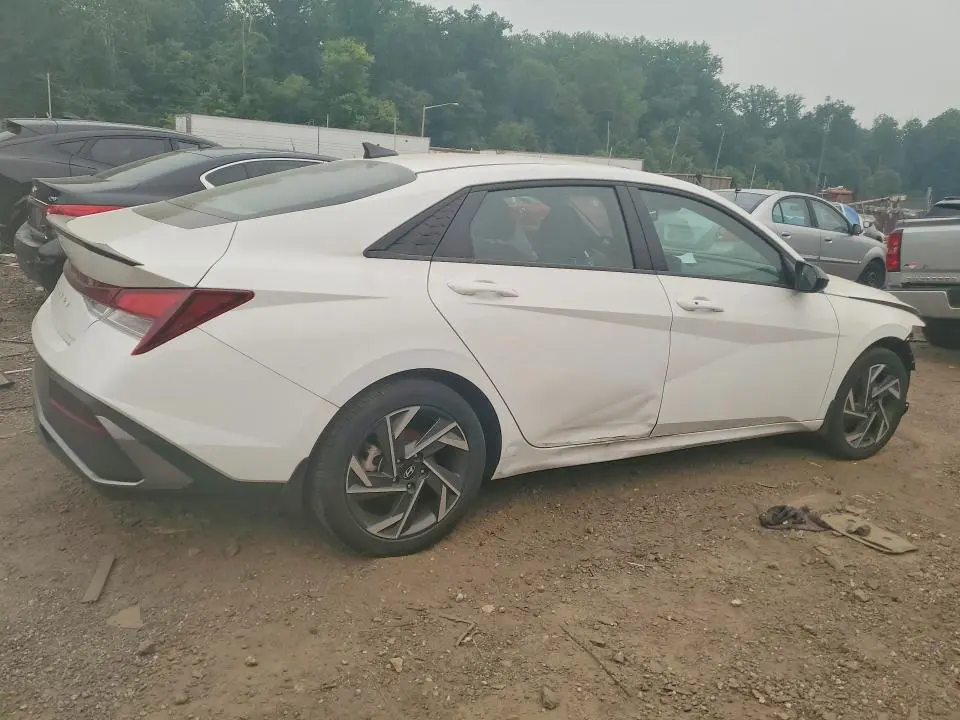 2025 HYUNDAI ELANTRA SEL SPORT  