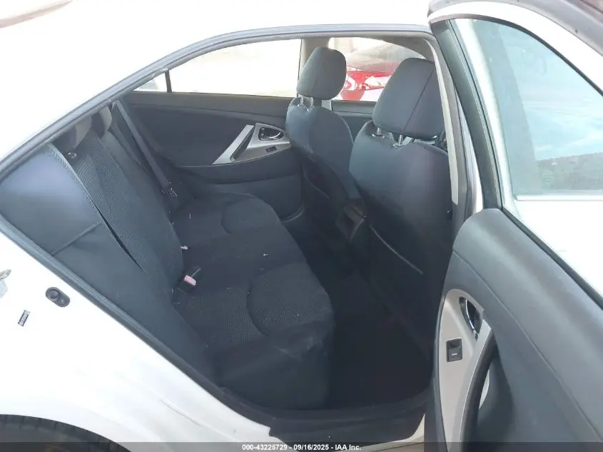 2010 TOYOTA CAMRY SE