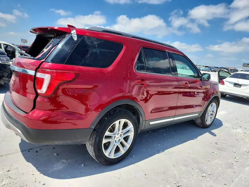 2017 FORD EXPLORER XLT  