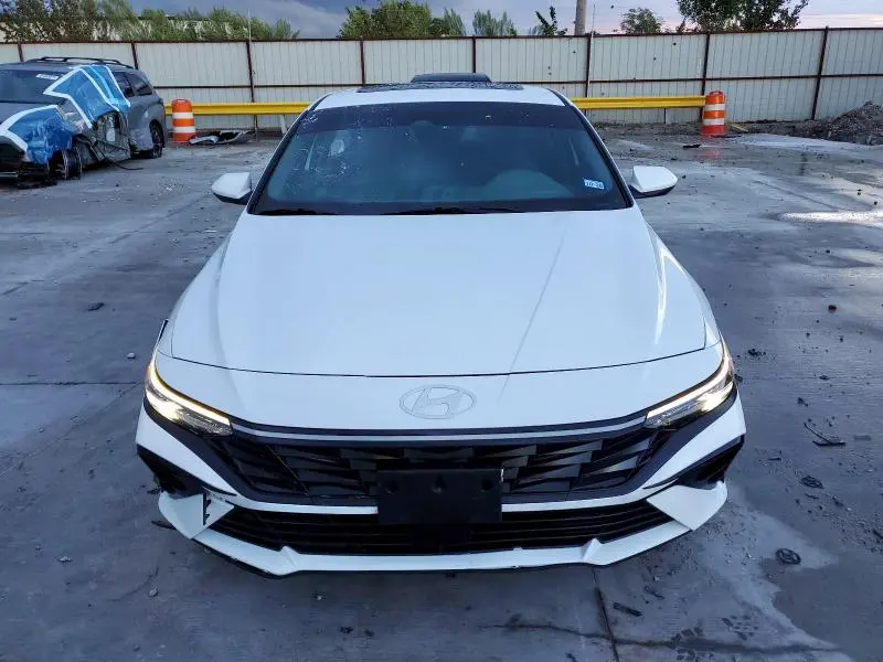 2024 HYUNDAI ELANTRA SEL  