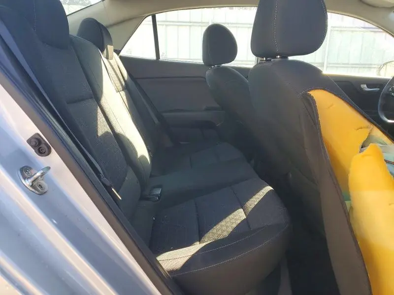 2021 KIA RIO LX  