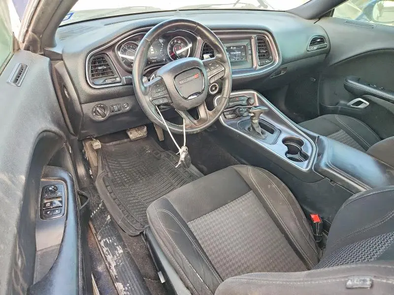 2015 DODGE CHALLENGER SXT  