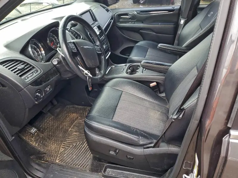 2016 CHRYSLER TOWN & COUNTRY S  