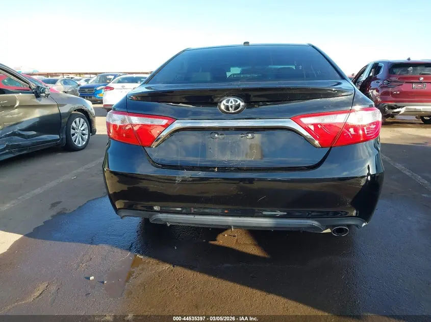 2015 TOYOTA CAMRY SE