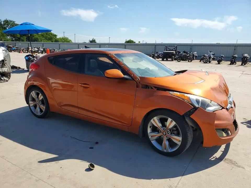 2013 HYUNDAI VELOSTER BASE  