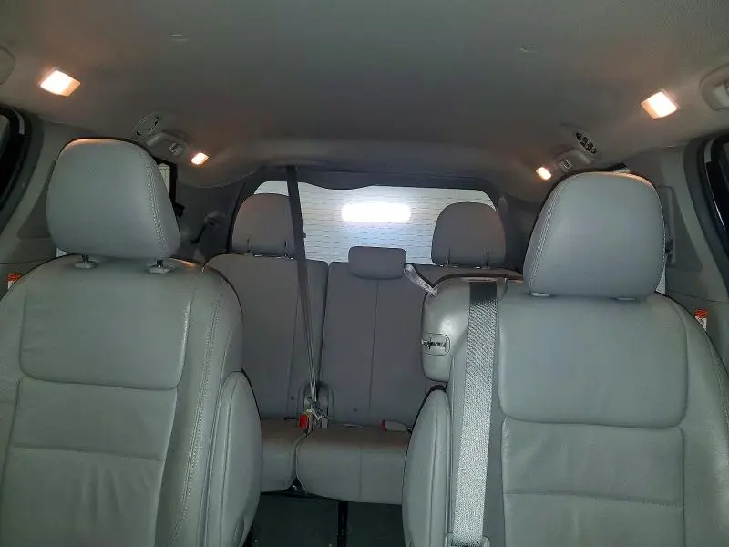 2017 TOYOTA SIENNA XLE  