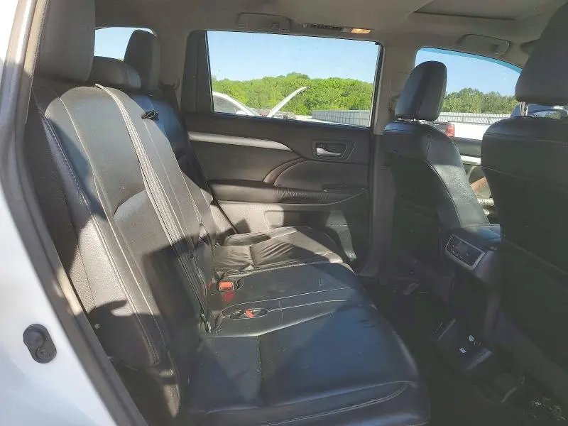 2015 TOYOTA HIGHLANDER XLE  