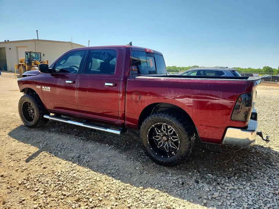 2016 RAM 1500 SLT  