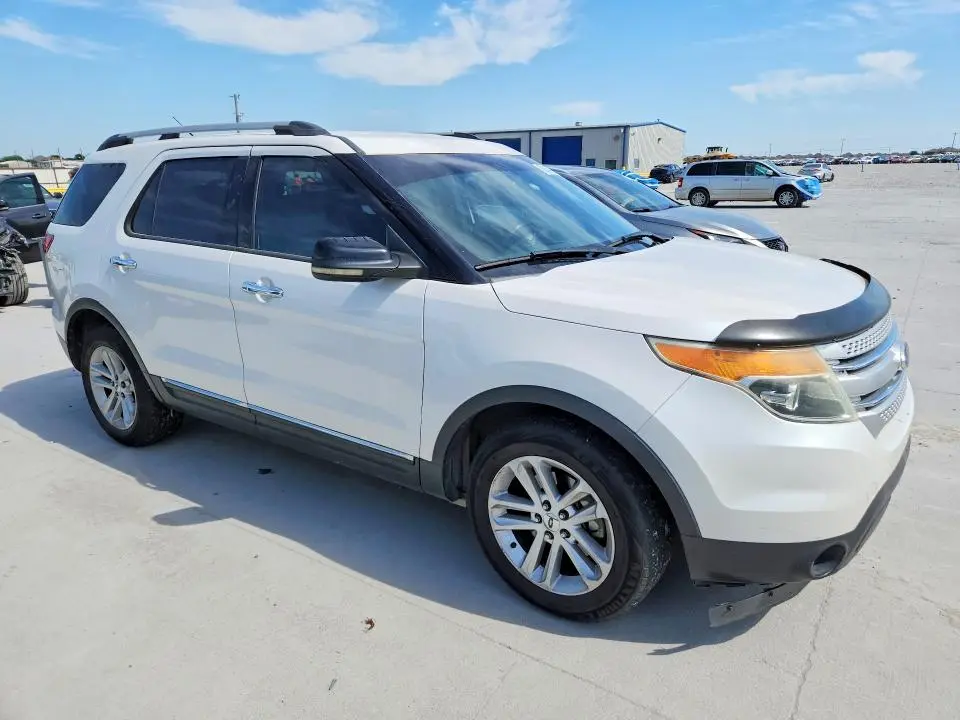 2011 FORD EXPLORER XLT  