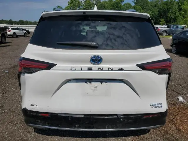 2024 TOYOTA SIENNA LIMITED  