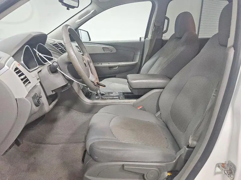 2012 CHEVROLET TRAVERSE LS  