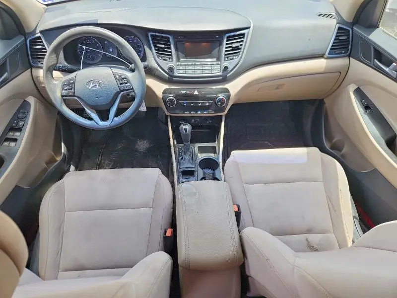 2017 HYUNDAI TUCSON SE  