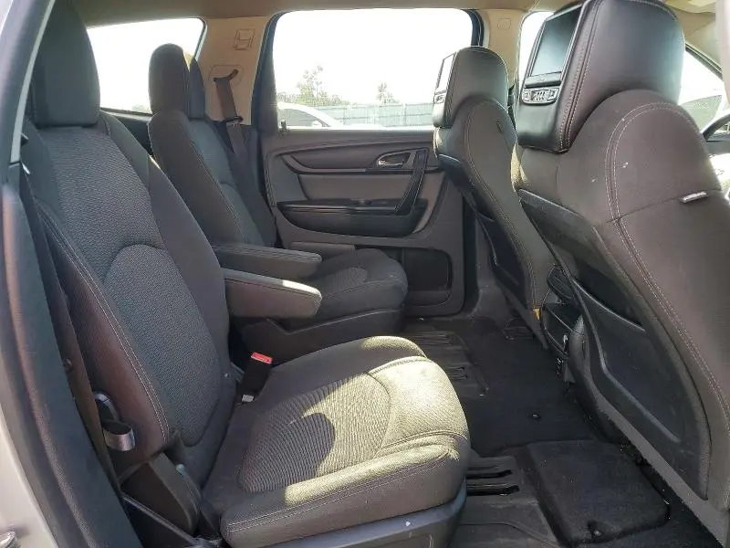 2016 CHEVROLET TRAVERSE LT  
