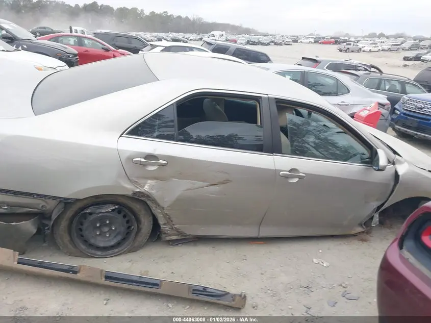 2014 TOYOTA CAMRY LE