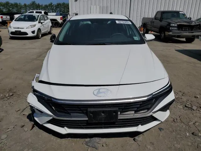 2024 HYUNDAI ELANTRA SE  