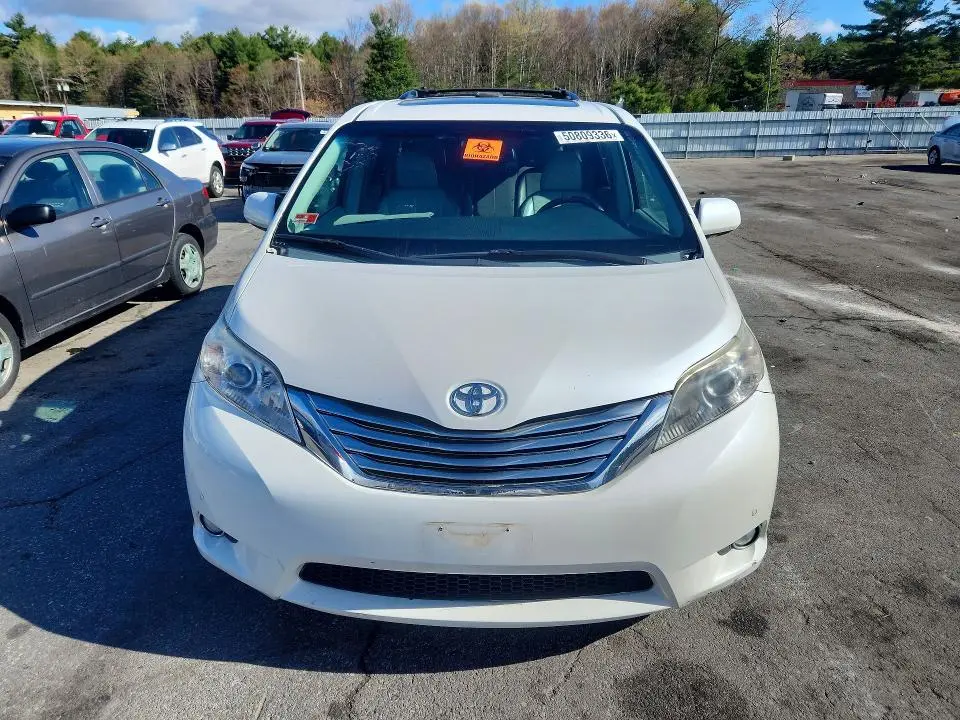 2011 TOYOTA SIENNA LIMITED 7-PASSENGER  