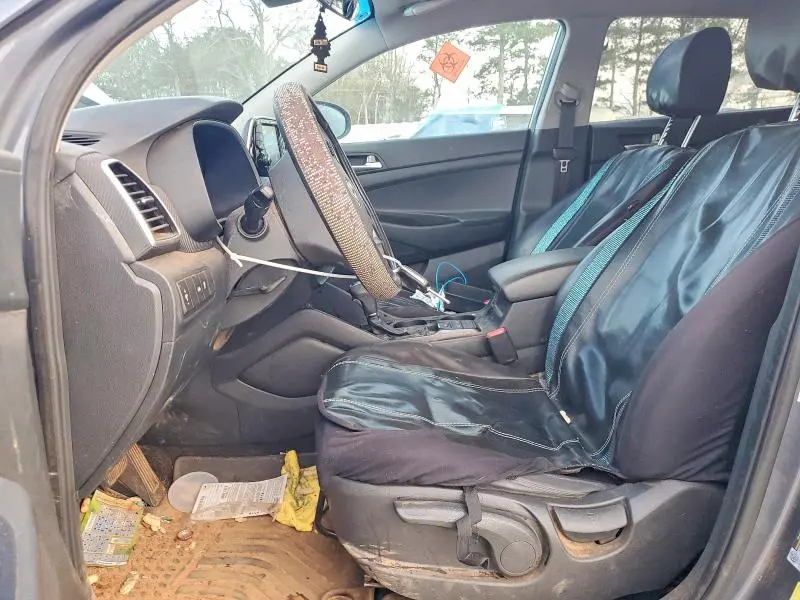 2021 HYUNDAI TUCSON SE  