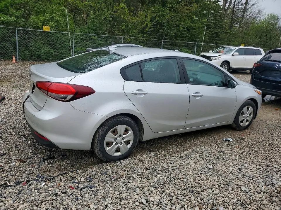2017 KIA FORTE LX  