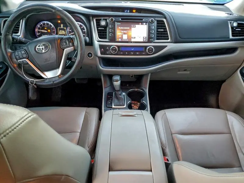 2014 TOYOTA HIGHLANDER XLE  