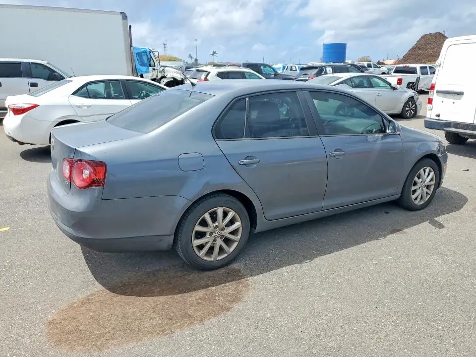 2010 VOLKSWAGEN JETTA SE  