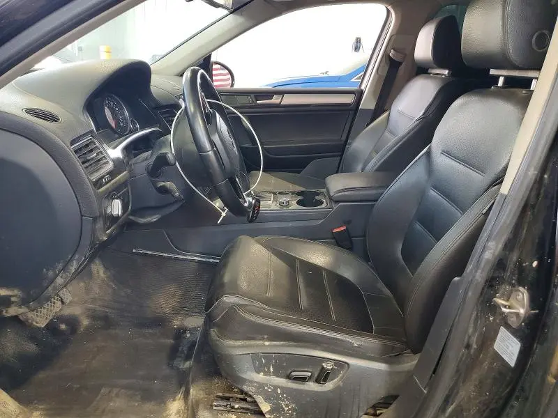 2013 VOLKSWAGEN TOUAREG V6  