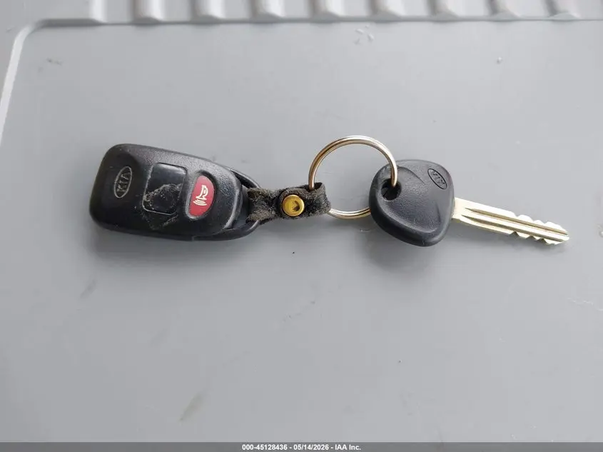 2010 KIA FORTE KOUP SX