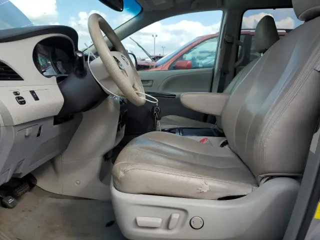 2013 TOYOTA SIENNA LE  