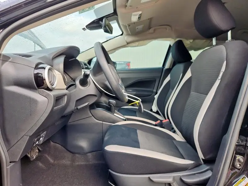 2022 NISSAN VERSA SV  