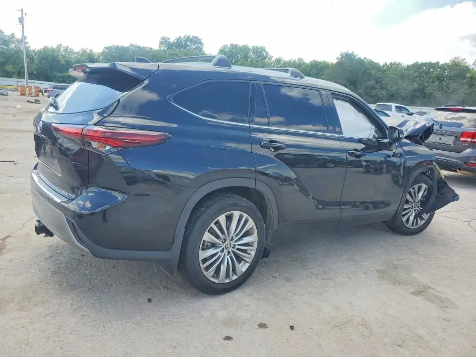2024 TOYOTA HIGHLANDER PLATINUM  