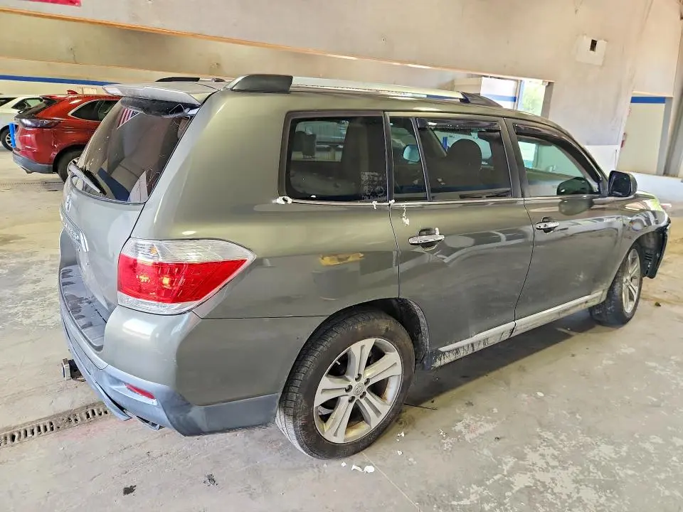 2011 TOYOTA HIGHLANDER LIMITED  