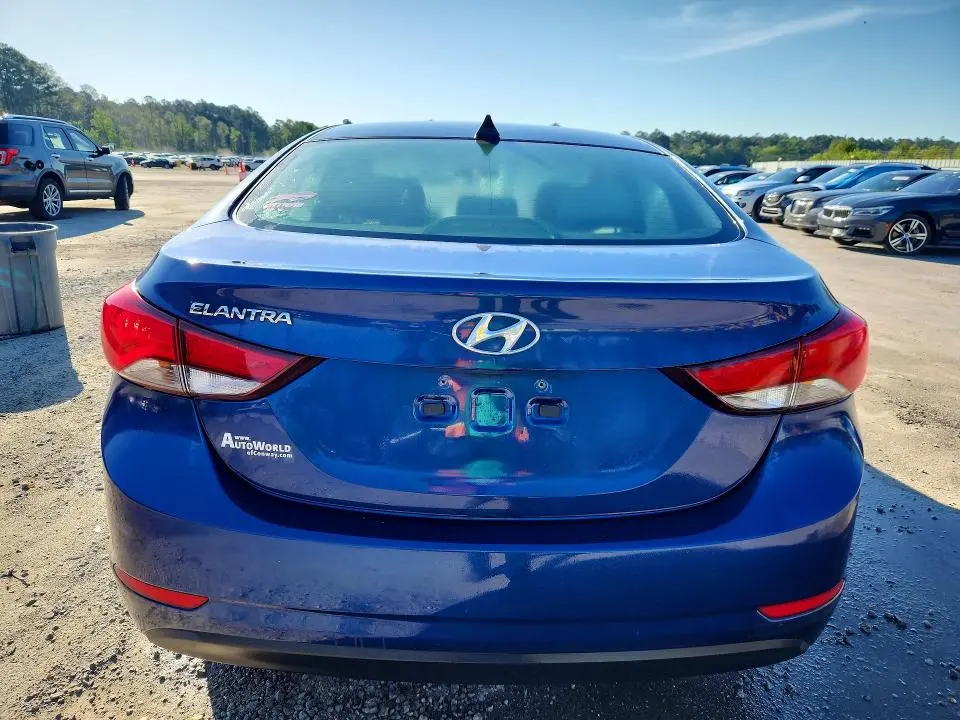 2015 HYUNDAI ELANTRA SE  