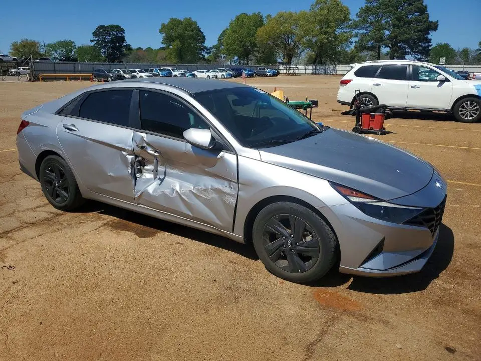 2021 HYUNDAI ELANTRA SEL  