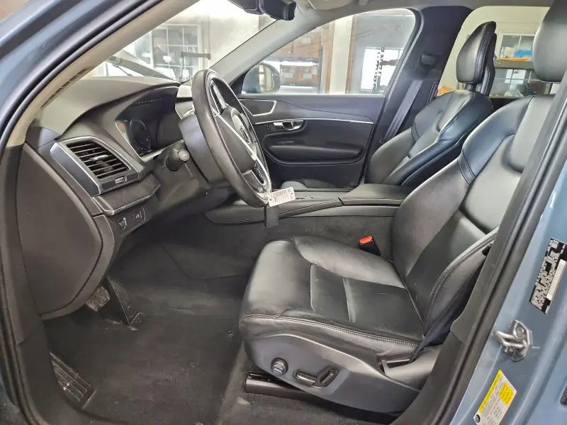 2020 VOLVO XC90 T5 MOMENTUM  