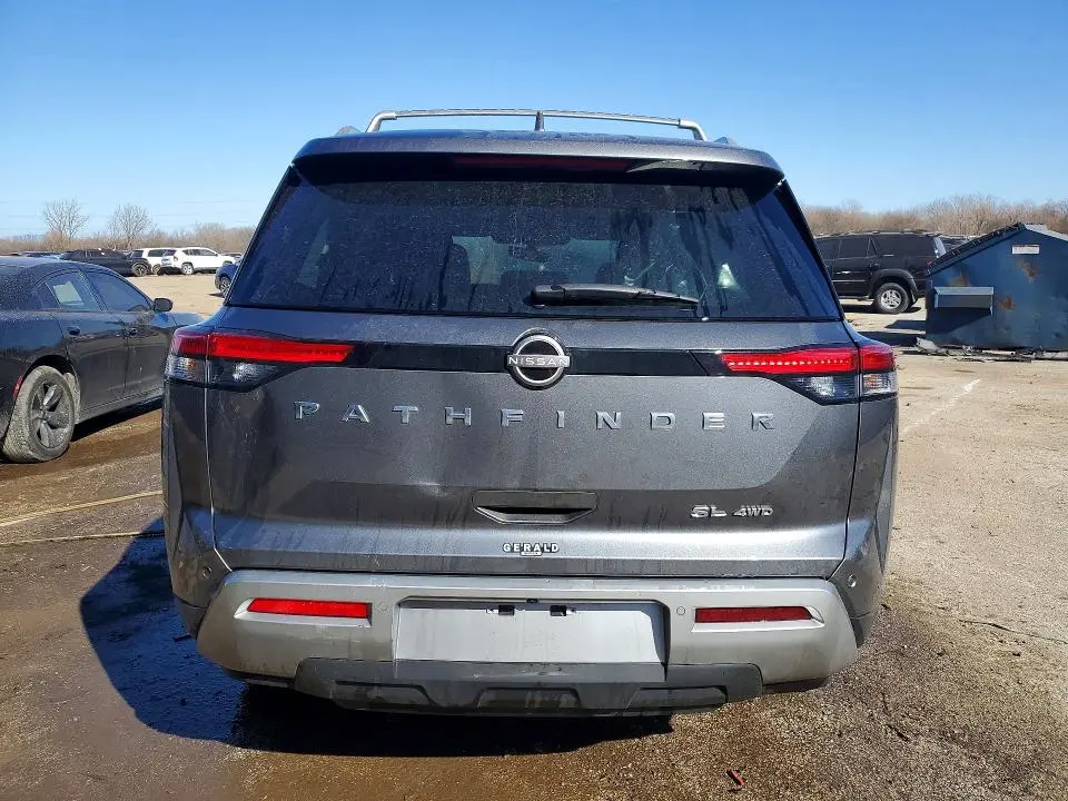2024 NISSAN PATHFINDER SL  