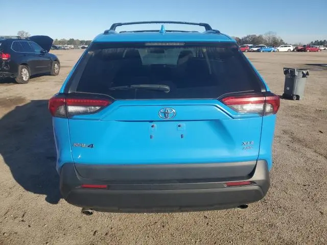 2020 TOYOTA RAV4 XLE  