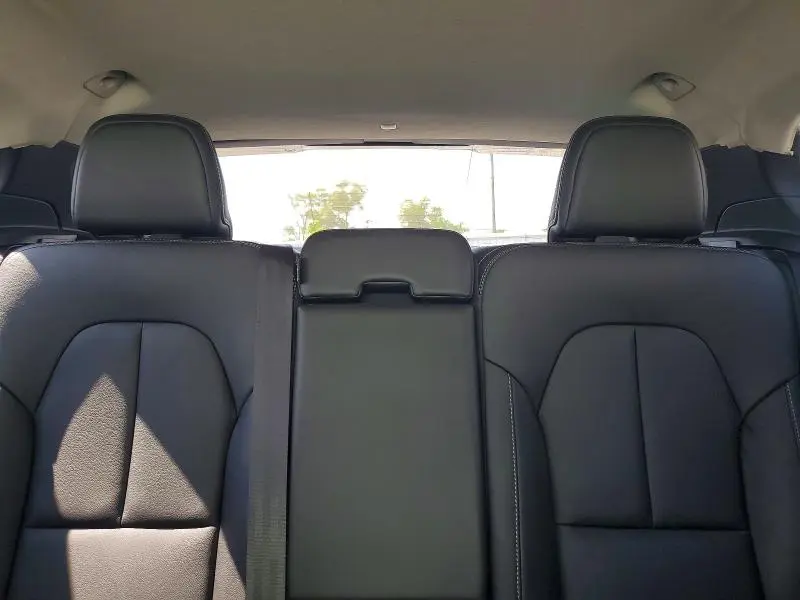 2021 VOLVO XC40 T5 MOMENTUM  