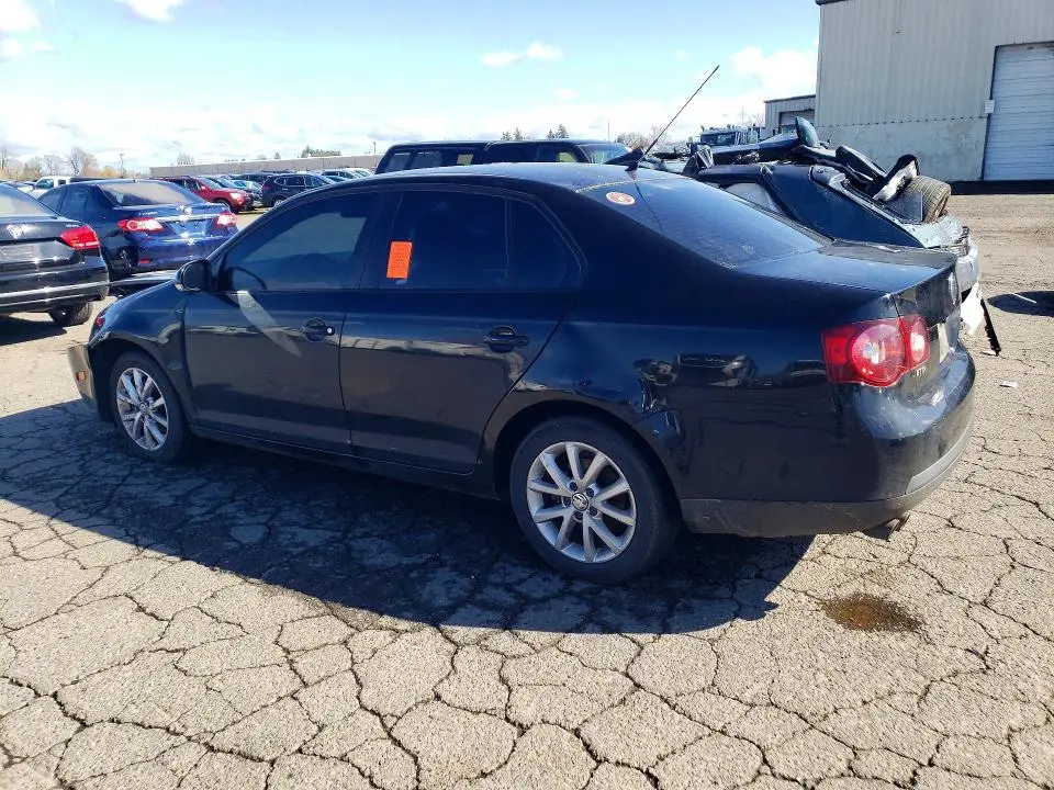 2010 VOLKSWAGEN JETTA SE  
