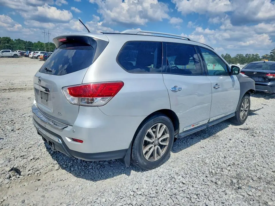 2015 NISSAN PATHFINDER SL  