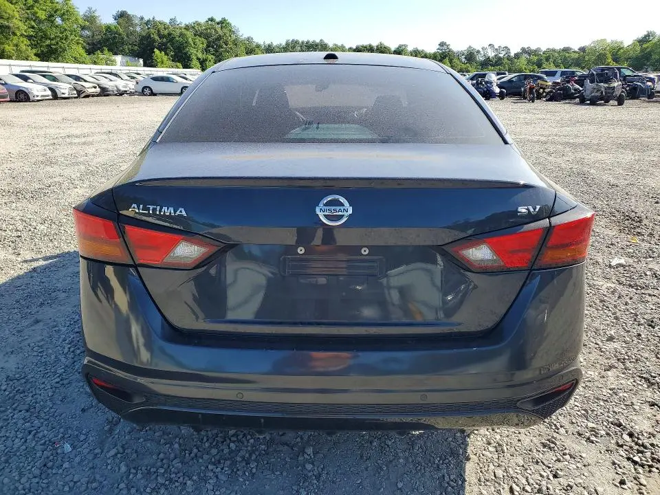 2022 NISSAN ALTIMA SV  