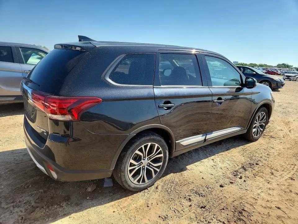 2017 MITSUBISHI OUTLANDER SE  