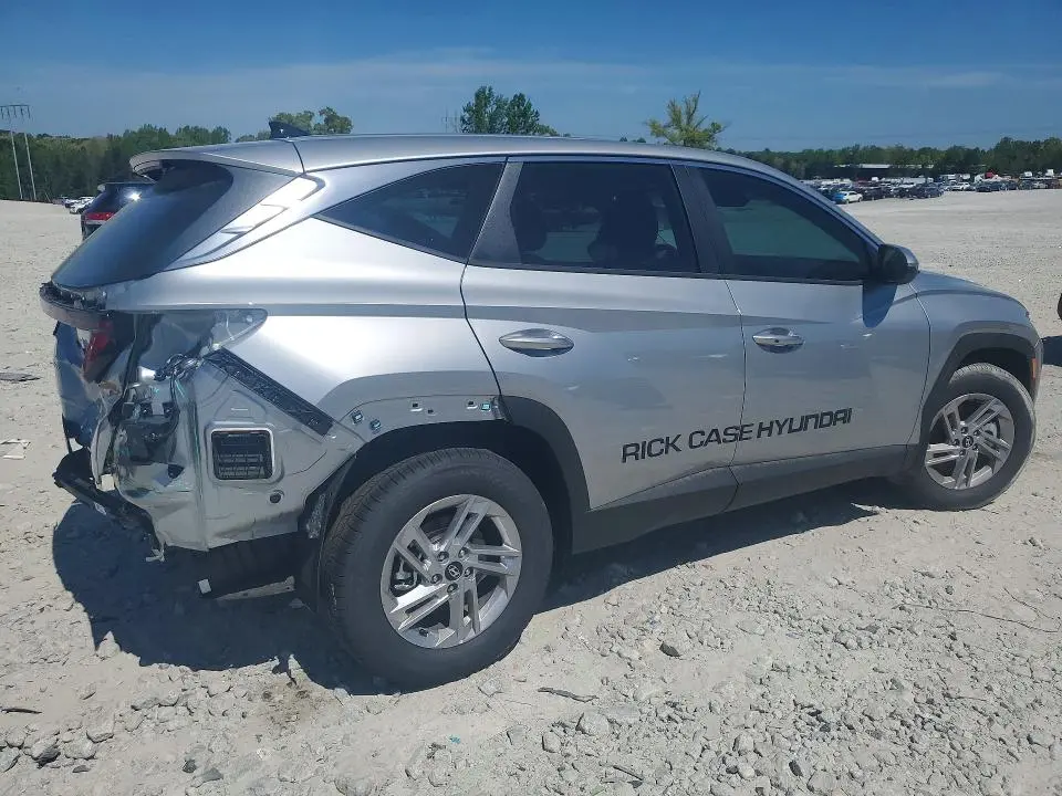 2026 HYUNDAI TUCSON SE  
